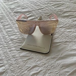 QUAY AUSTRALIA X KYLIE Hidden Hills Sunglasses